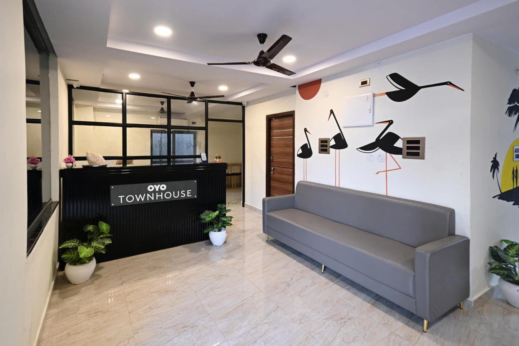 Super Townhouse De Alphabet Karmanghat Hyderabad Ngoại thất bức ảnh