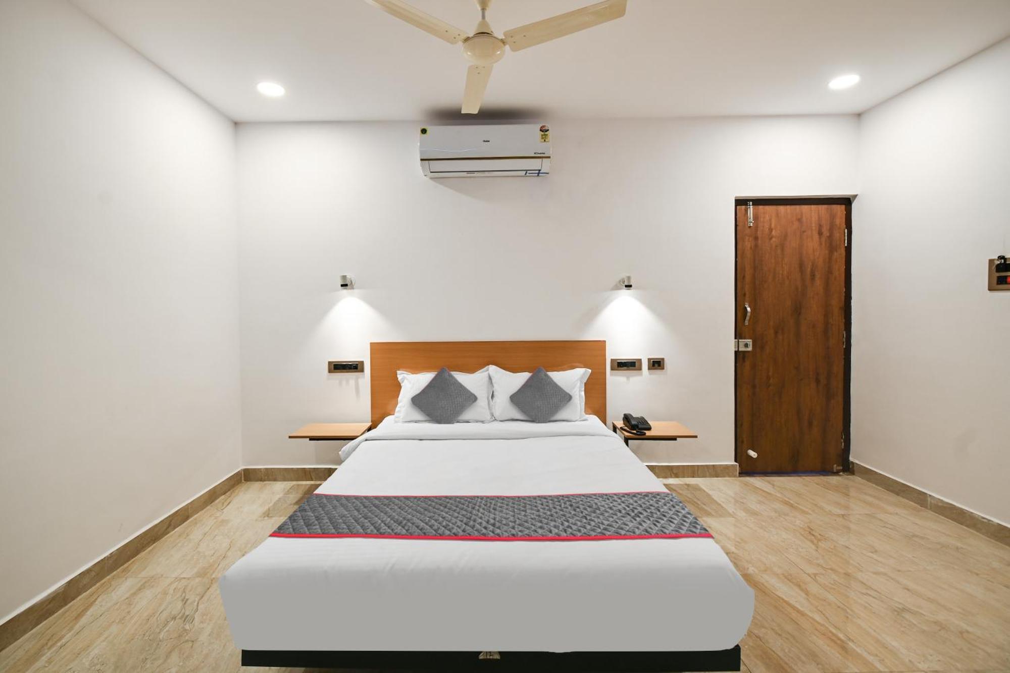 Super Townhouse De Alphabet Karmanghat Hyderabad Ngoại thất bức ảnh