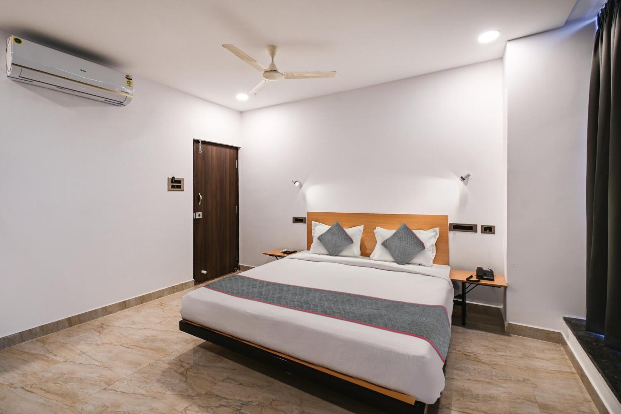Super Townhouse De Alphabet Karmanghat Hyderabad Ngoại thất bức ảnh