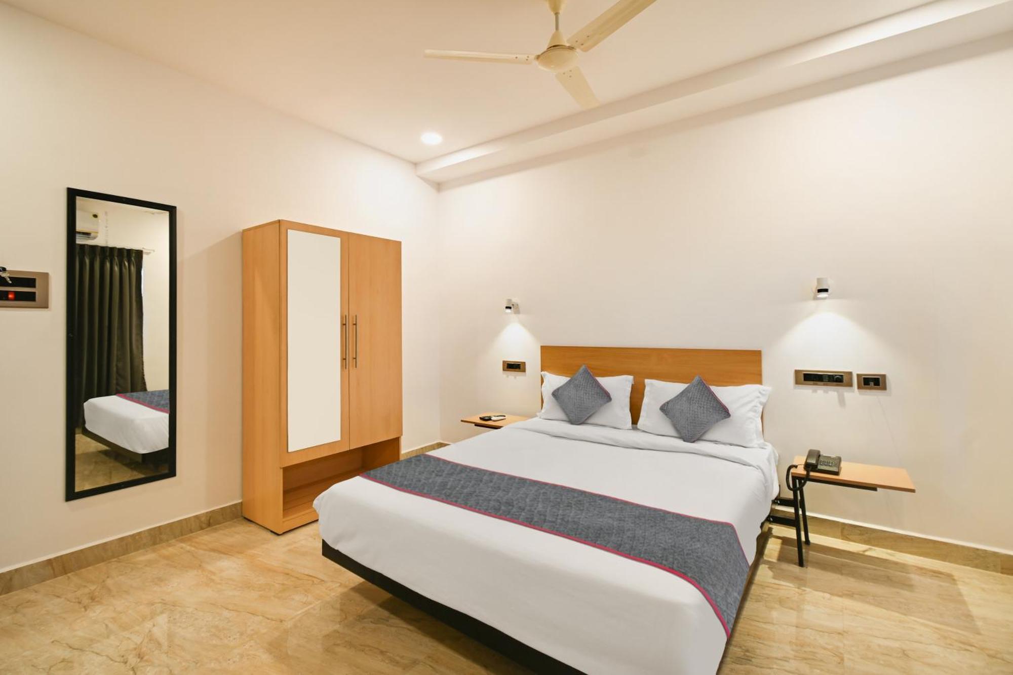Super Townhouse De Alphabet Karmanghat Hyderabad Ngoại thất bức ảnh