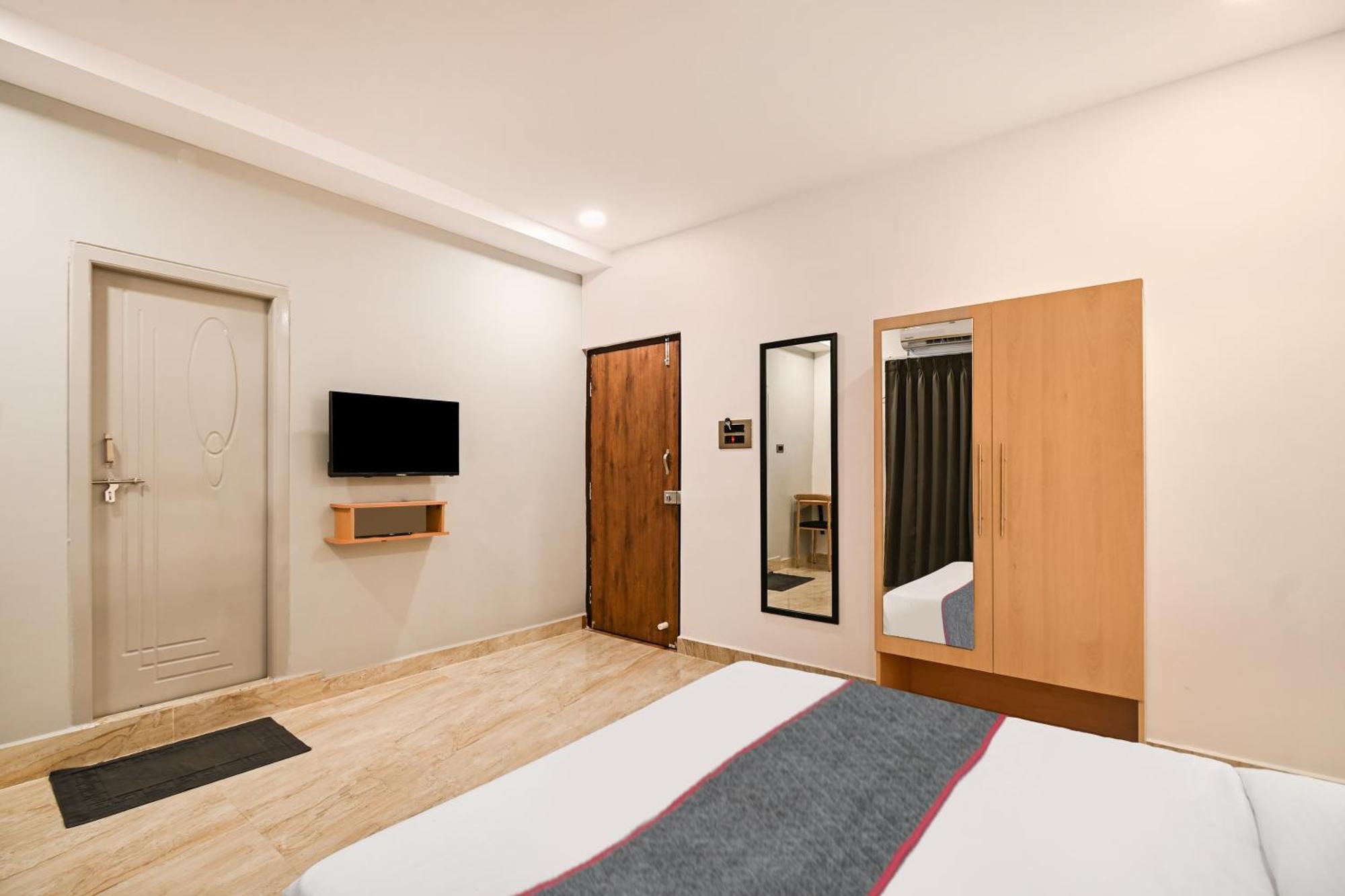 Super Townhouse De Alphabet Karmanghat Hyderabad Ngoại thất bức ảnh