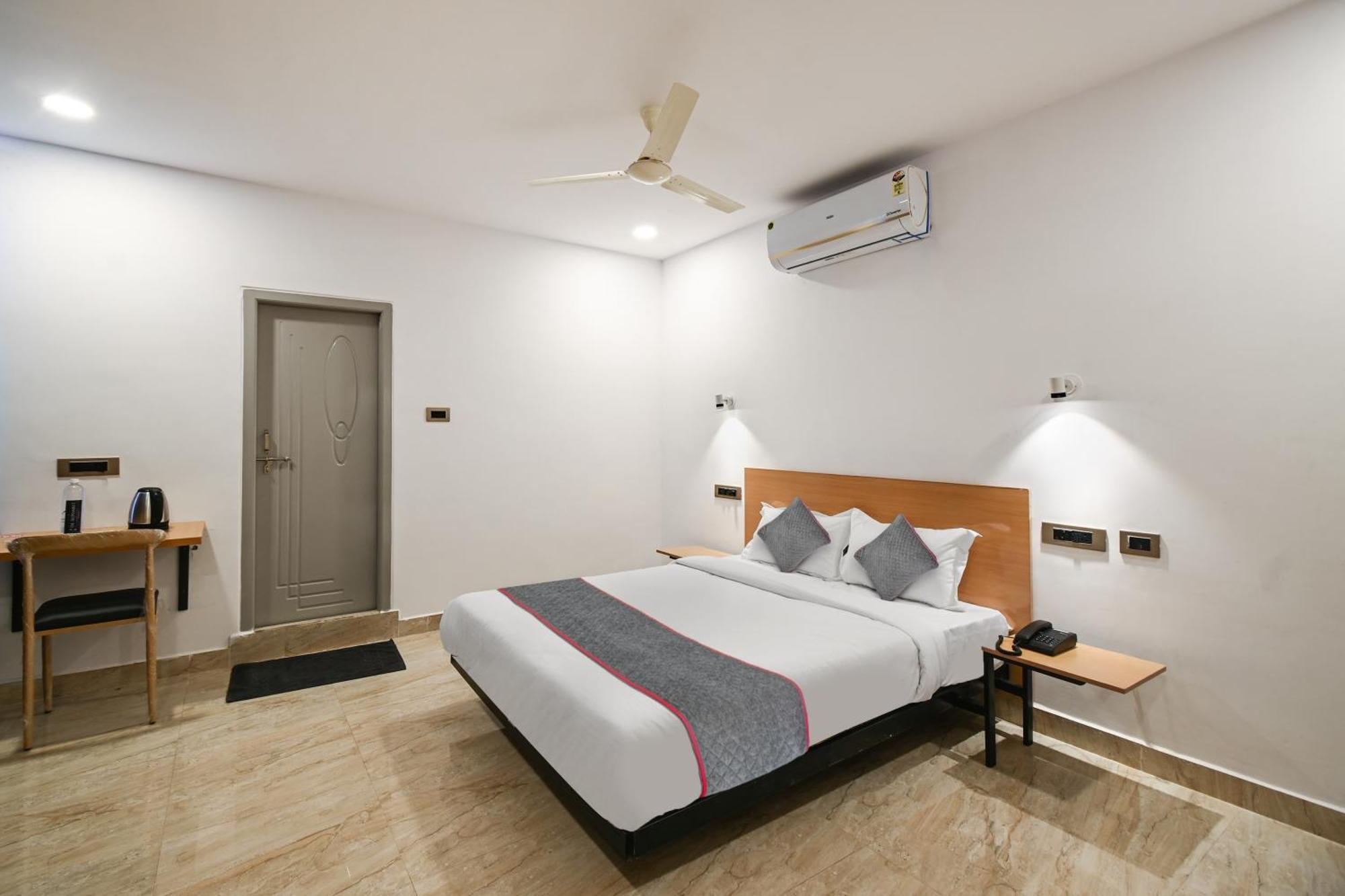 Super Townhouse De Alphabet Karmanghat Hyderabad Ngoại thất bức ảnh