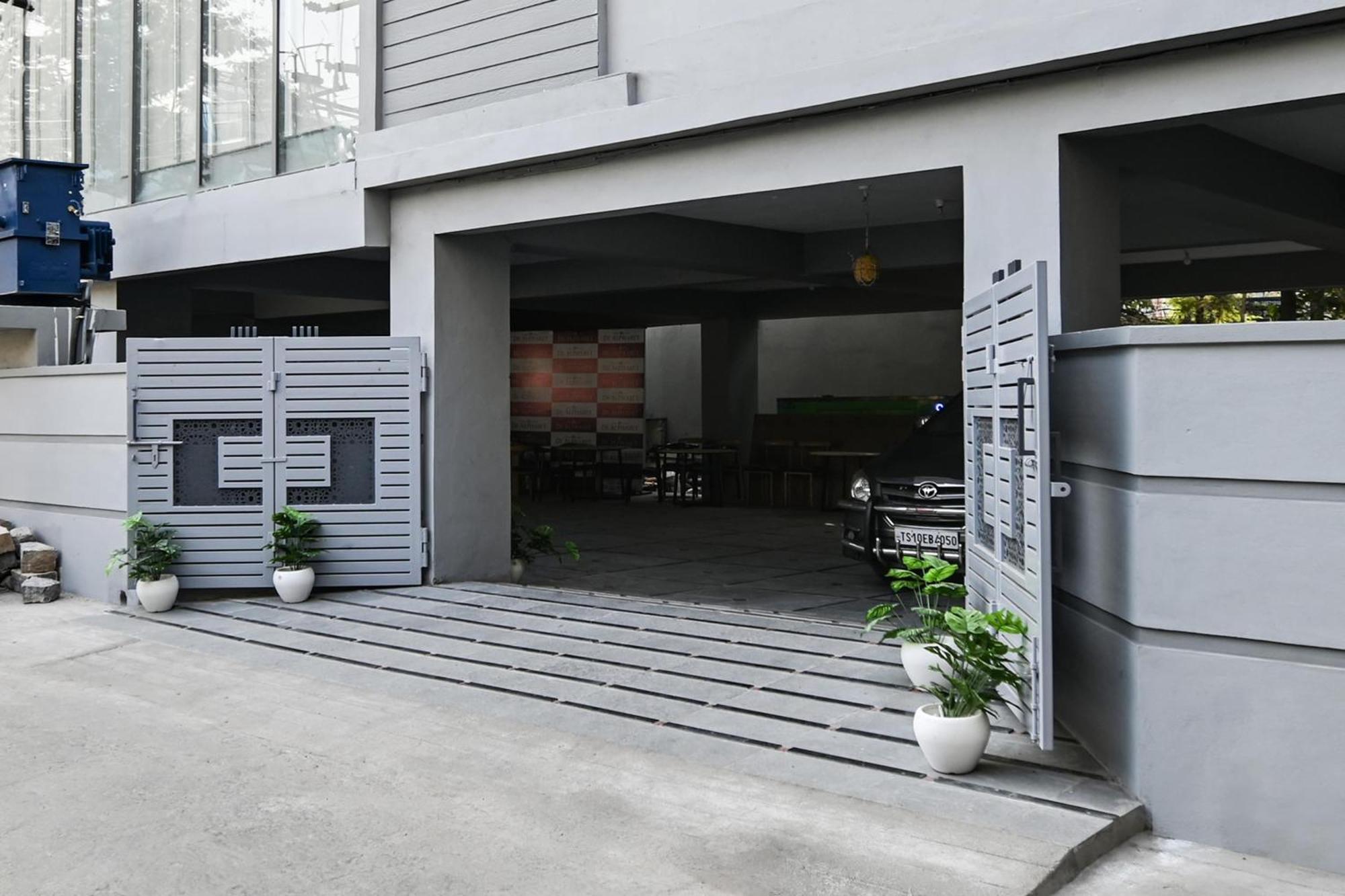 Super Townhouse De Alphabet Karmanghat Hyderabad Ngoại thất bức ảnh